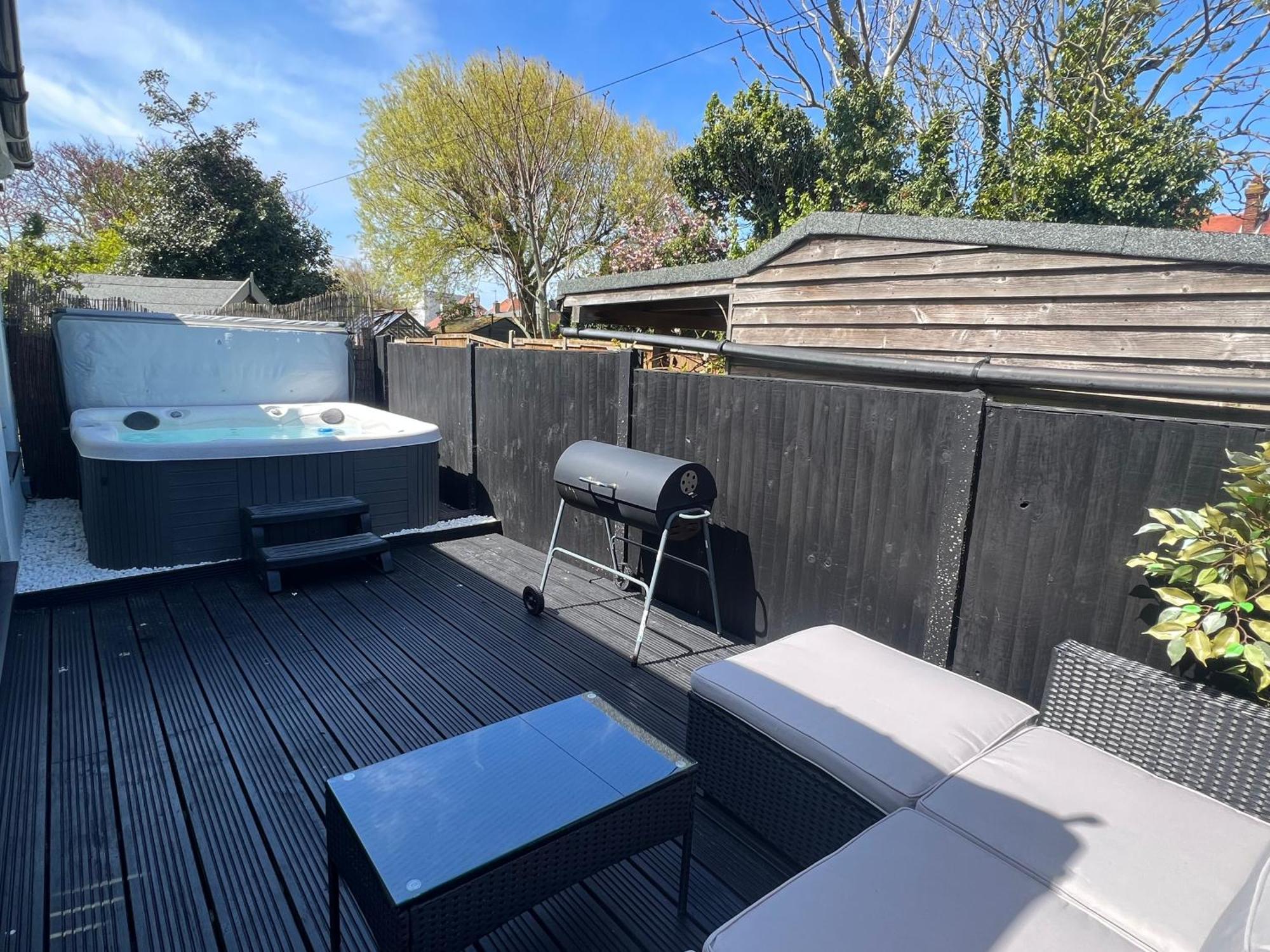 The Broadway Beach House With Hot Tub Herne Bay Exterior foto